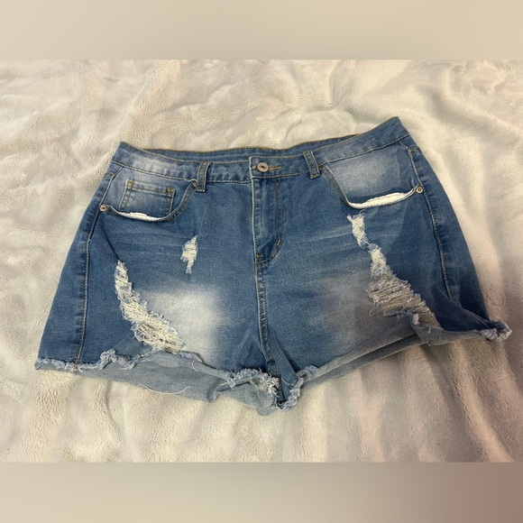 Unknown brand light blue ripped jean shorts size large - Picture 1 of 7